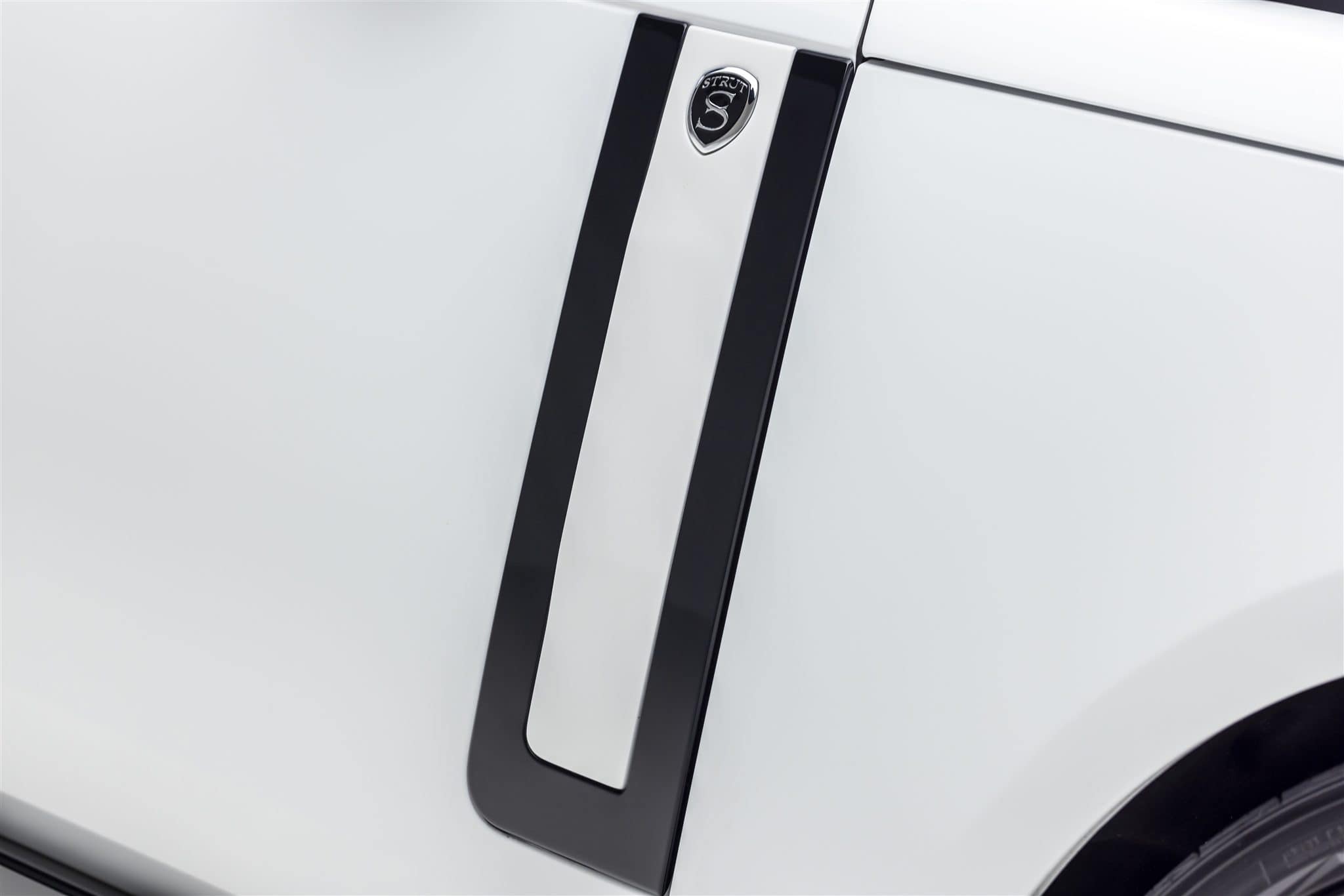 Strut Range Rover Custom Range Rover Full Size 2023 • STRUT